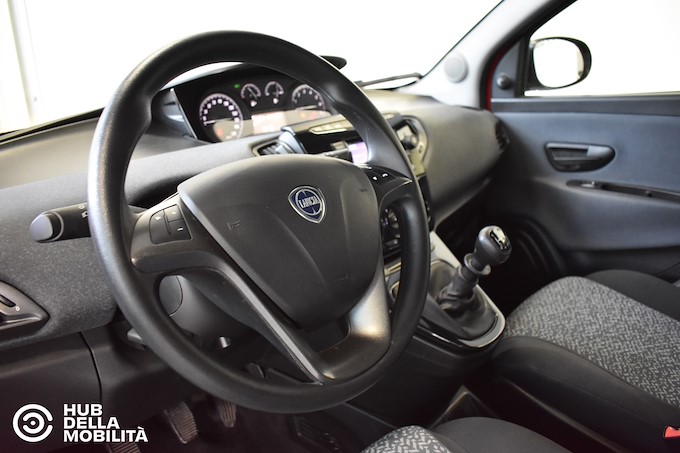 LANCIA Ypsilon 1.0 FireFly 5 porte S&S Hybrid Silver